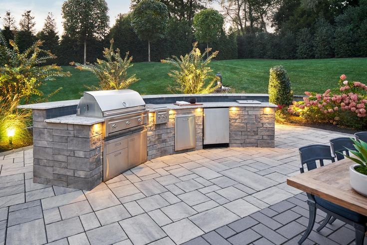 Outdoor Kitchen